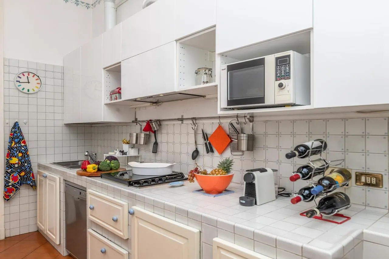 Very Central In Cadorna Station Area! Excellent If You Arrive From Malpensa Airport Milan Apartment