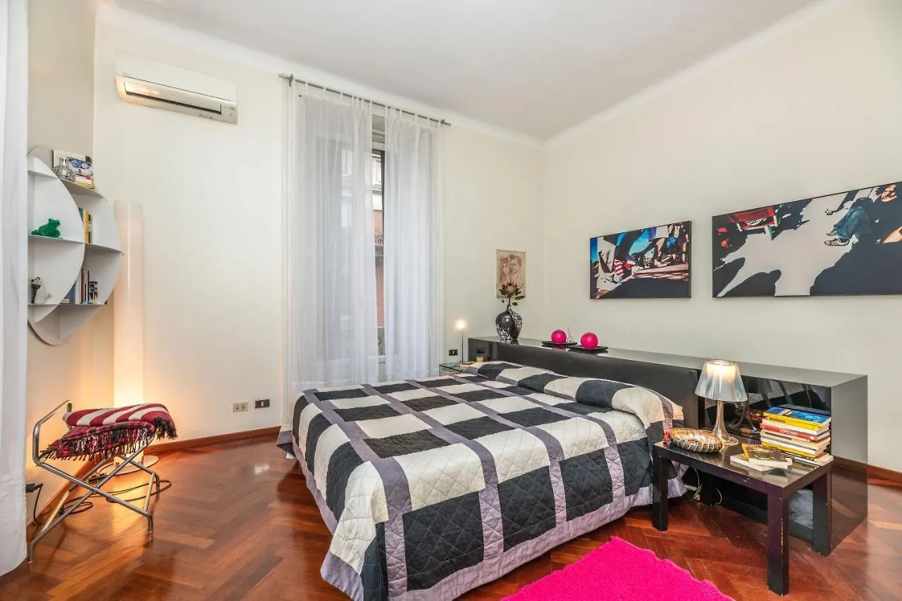 Very Central In Cadorna Station Area! Excellent If You Arrive From Malpensa Airport Milan Apartment