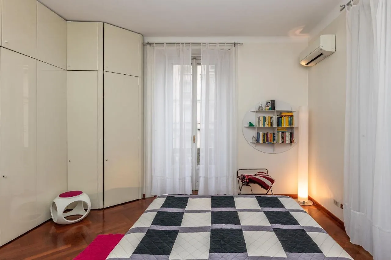Apartment Very Central In Cadorna Station Area! Excellent If You Arrive From Malpensa Airport Milan