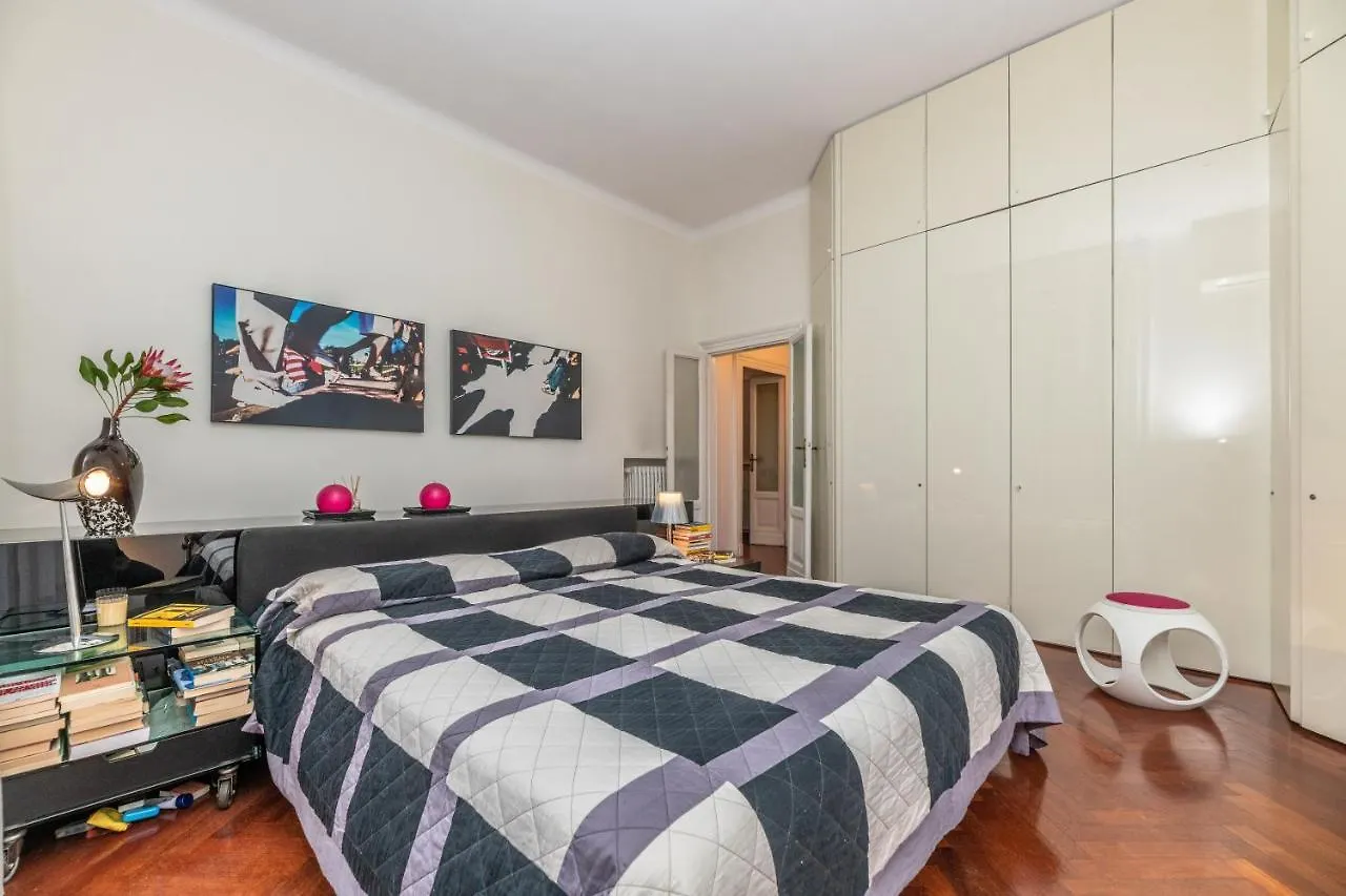 Very Central In Cadorna Station Area! Excellent If You Arrive From Malpensa Airport Milan Apartment