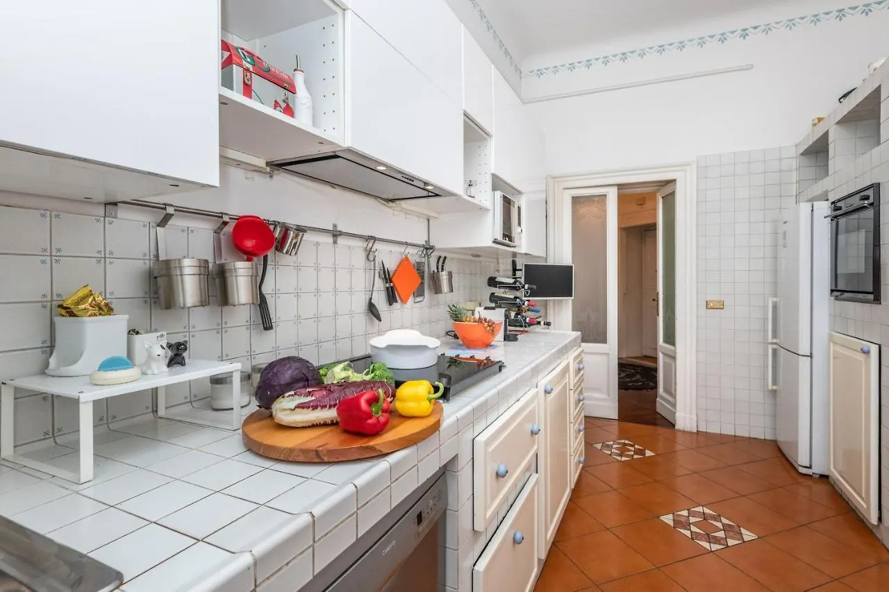 아파트 Very Central In Cadorna Station Area! Excellent If You Arrive From Malpensa Airport 밀라노