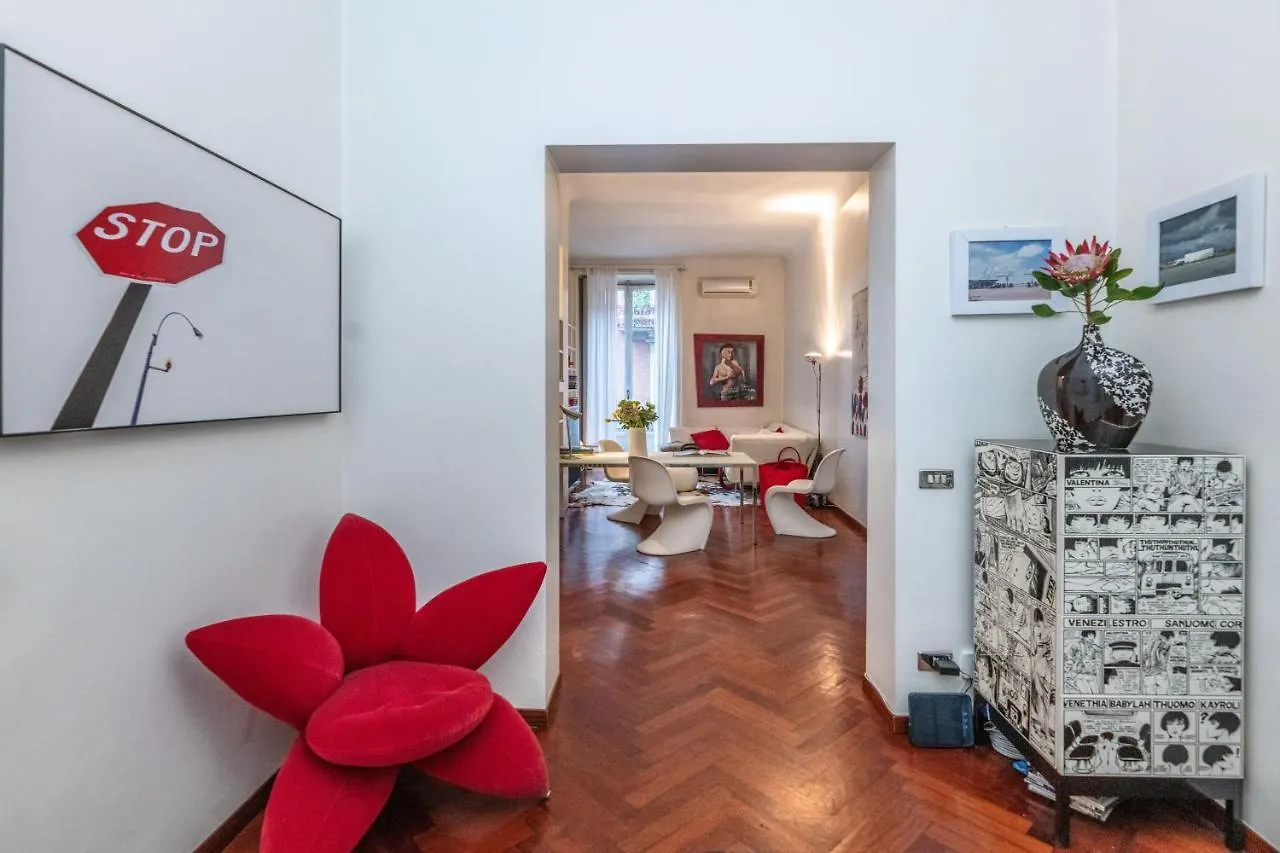 아파트 Very Central In Cadorna Station Area! Excellent If You Arrive From Malpensa Airport 밀라노 이탈리아